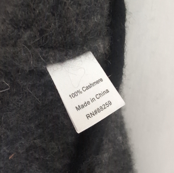 Subtle Luxury Fuzzy Cashmere V-Neck Flare Hoodie - Picture 13 of 13